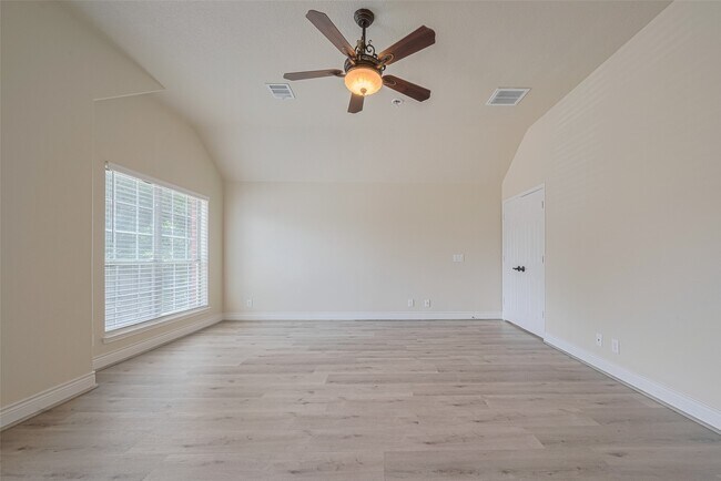 Building Photo - 5703 Saragosa Dr