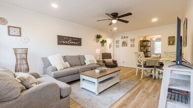 Building Photo - Solid brick duplex located in Forest Acres