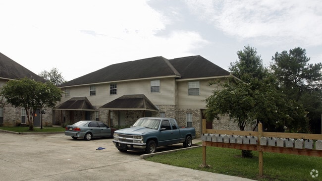 Primary Photo - Oak Manor