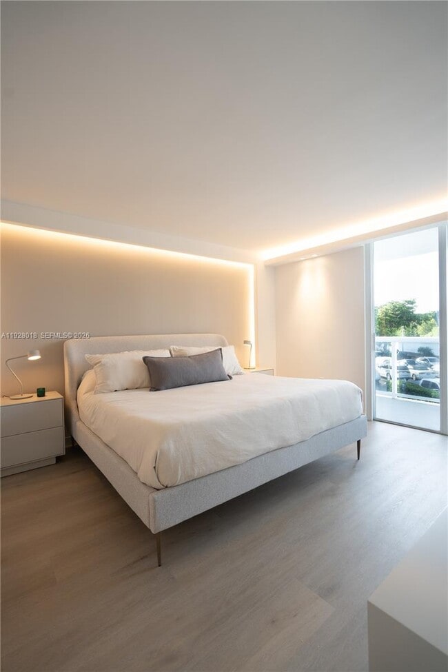 Building Photo - 20505 E Country Club Dr