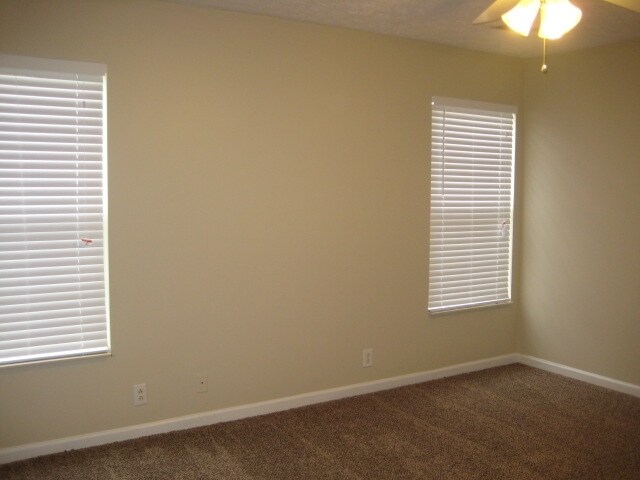 Building Photo - 3107 Creekview Ln