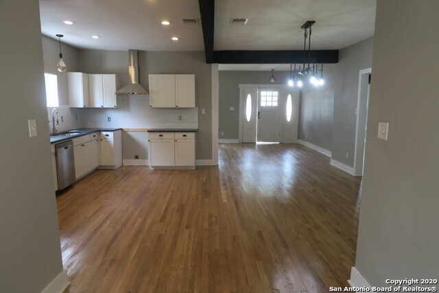 Building Photo - 430 E French Pl