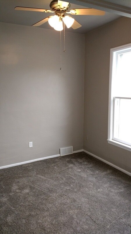 Building Photo - 901 1st St N