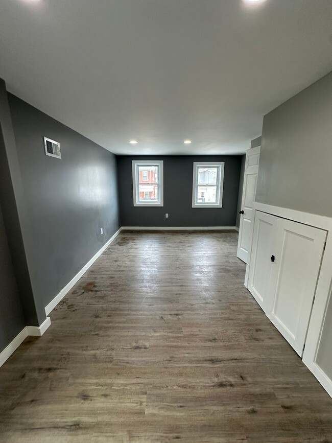 Building Photo - Newly renovated 3 Bed, 1 Bath in Marcus Hook