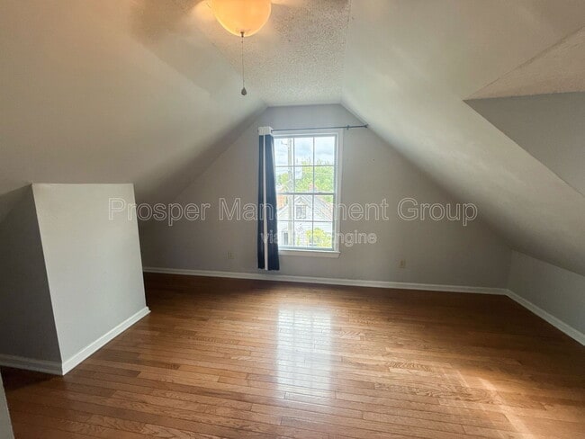 Building Photo - 40 Reid St