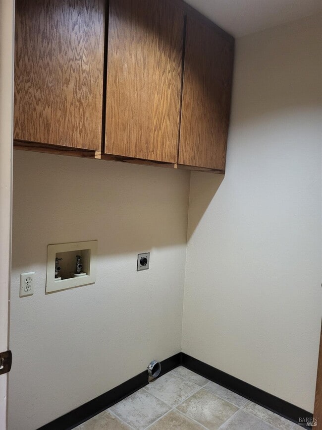 Building Photo - 2310 Maher Dr