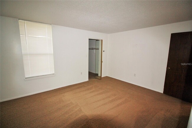 Building Photo - 522 Orange Dr