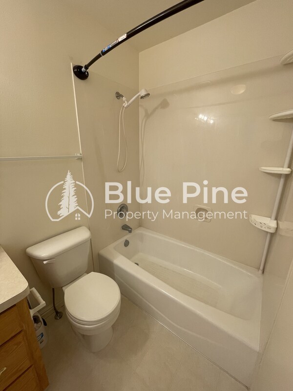 Building Photo - 3863 Ridgeview Cir