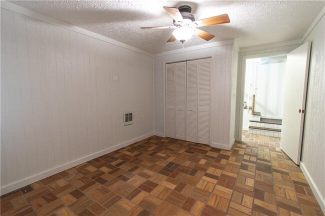 Building Photo - 250 Nottingham Wy