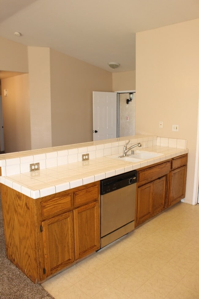 Building Photo - 1327 Clipper Hills Dr