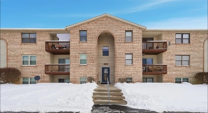 Building Photo - 4326 Villa Dr