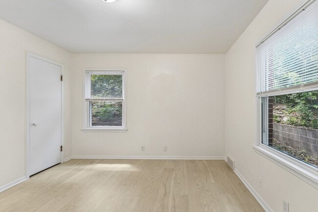 Building Photo - 1210 N 60th St