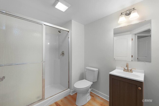 Building Photo - 770 Cole Dr