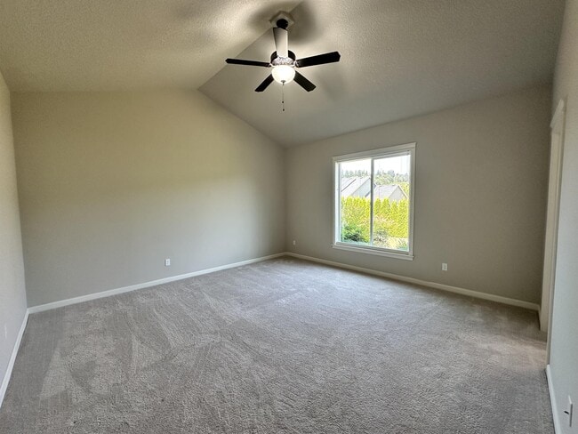 Building Photo - 823 Riley Dr NE