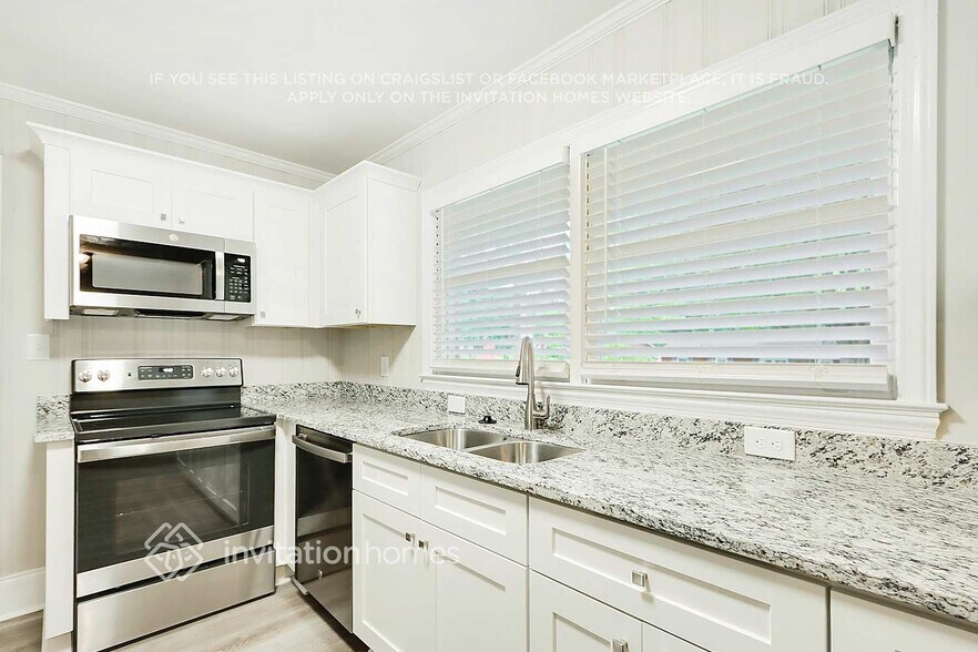 Building Photo - 3521 Edsel Pl