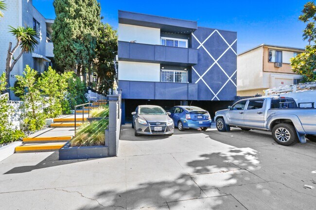 Building Photo - 514 N Hayworth