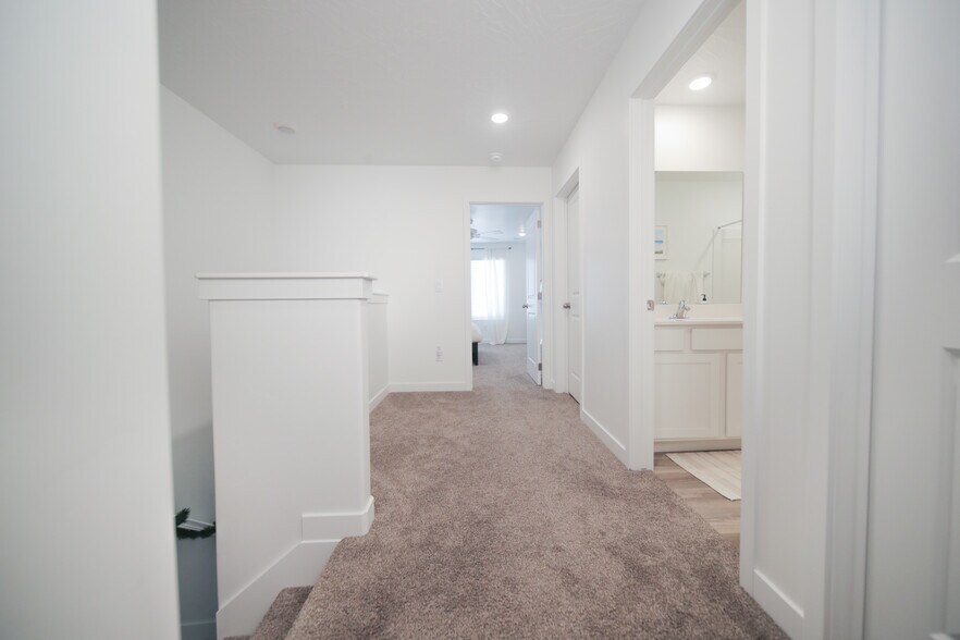 Building Photo - 1737 S Devils Garden Ln