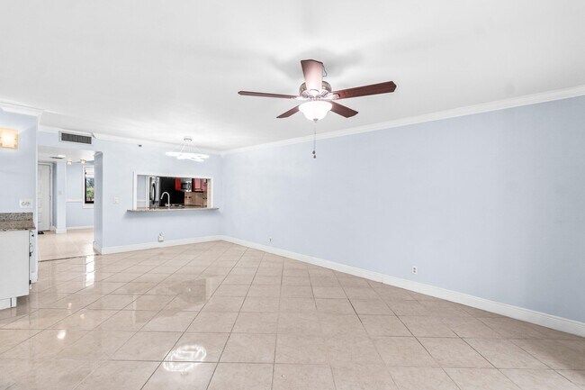 Building Photo - 14475 Strathmore Ln