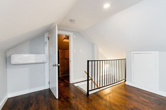 Building Photo - 3 Bedroom House Off Eastern Parkway