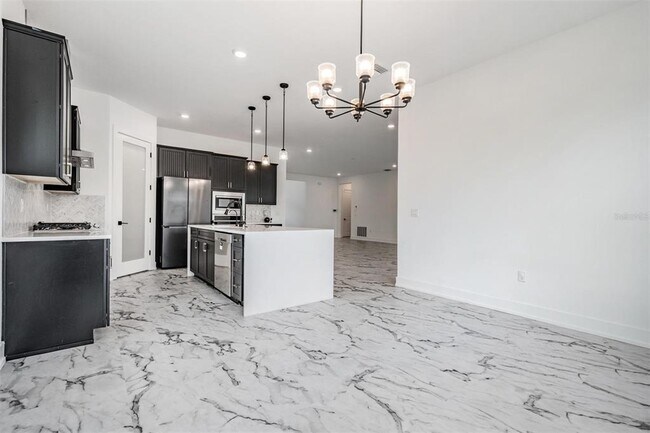 Building Photo - 8373 Ivy Stark Blvd