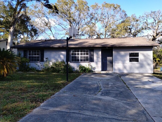 Building Photo - 2 Bedroom / 2 Bathroom Rental – Brooksville, Fl