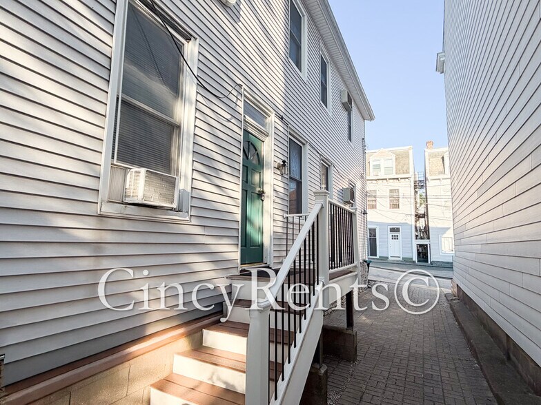 Building Photo - 1132 Fuller St