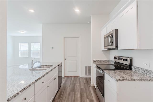 Building Photo - 1737 Escondido Dr