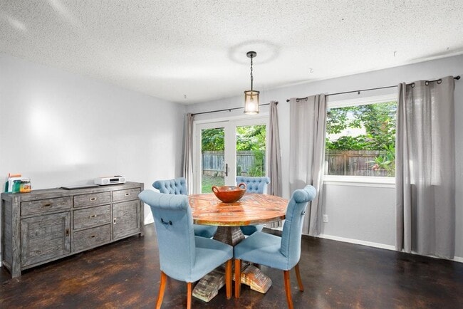 Building Photo - 4702 Gray Fox Dr