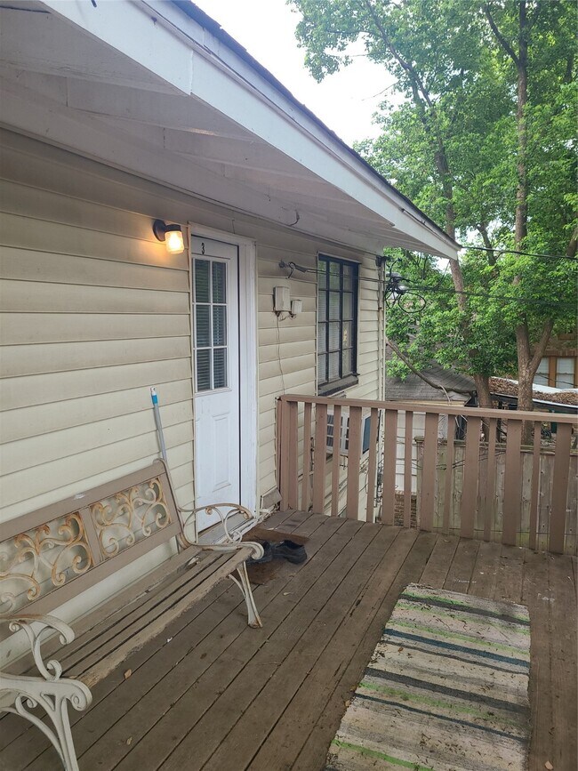 Building Photo - 1434 Lawson St