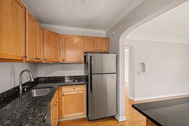 Building Photo - Stylish living in the heart of Mayfair - adorable 1 bedroom - 1 bathroom