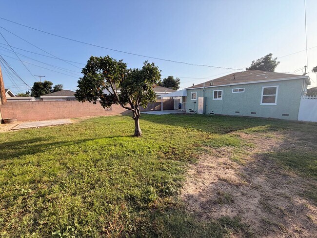 Building Photo - Remodeled 3 Bedroom Norwalk House For Rent!
