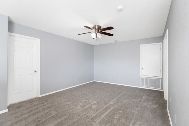 Building Photo - Charming Home Awaits: Spacious & Modern Living in a Prime Location