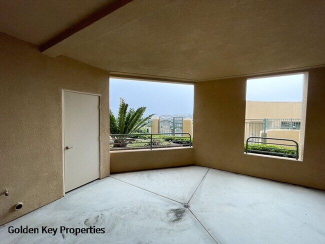 Building Photo - 4021 Canario St