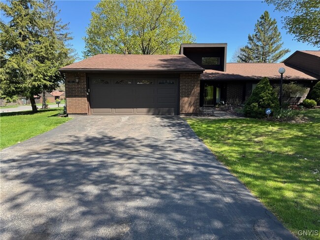Primary Photo - 812 Fairway Cir