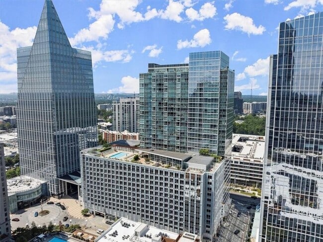 Building Photo - 10 Terminus Luxury 2 Bedroom Condo in Heart of Buckhead