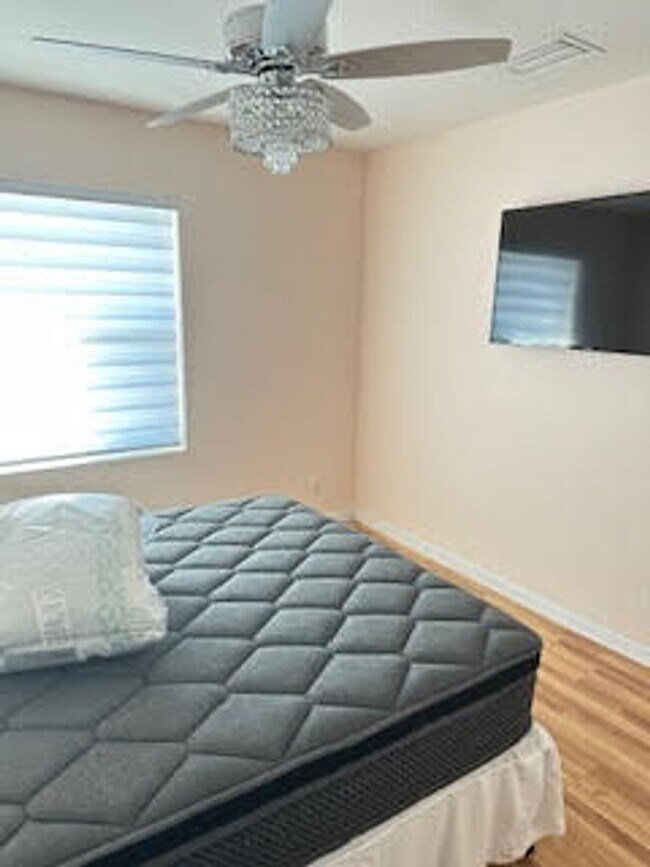 Building Photo - 550 Cypress Crossing