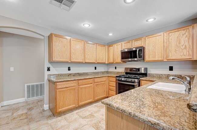 Building Photo - AMBER RIDGE Gated Beauty in Summerlin! 1600+ SF Condo