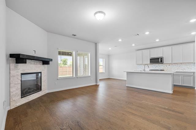 Building Photo - 2100 Briar Rose Dr