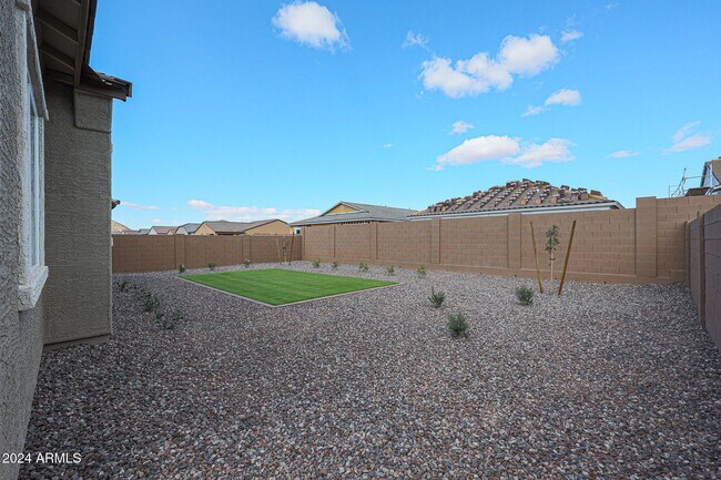 Building Photo - 7606 W Jackrabbit Ln