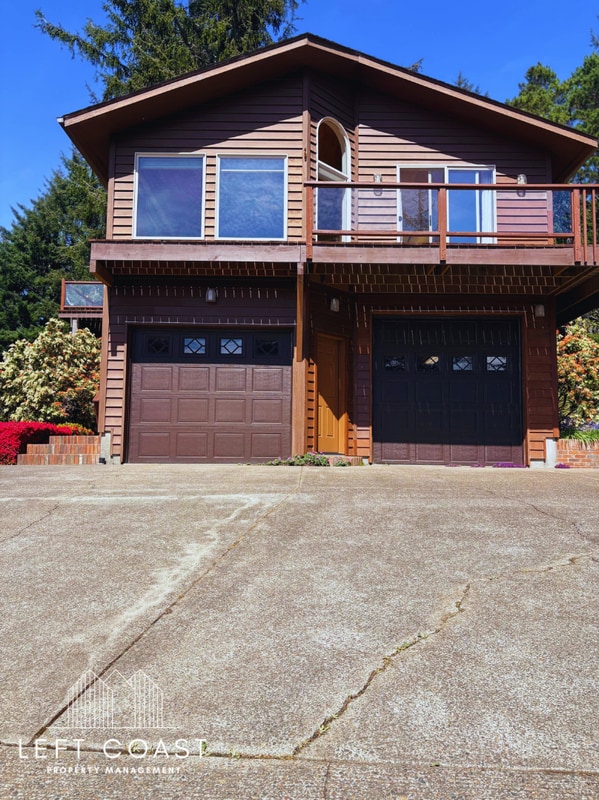 Building Photo - 7205 SW Burl Dr