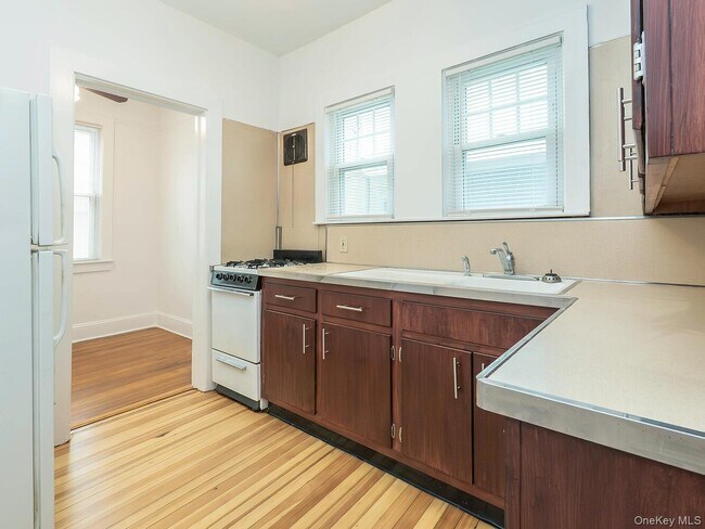 Building Photo - 70 Central Ave