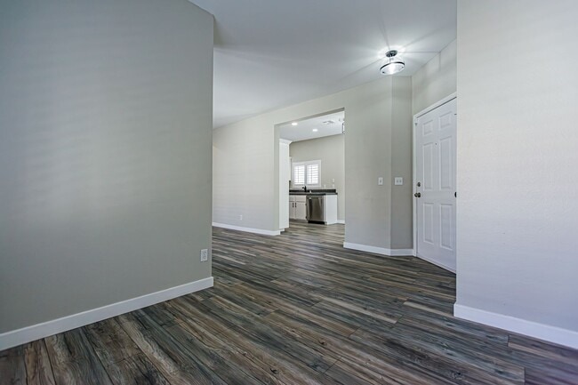 Building Photo - Green Valley Condo