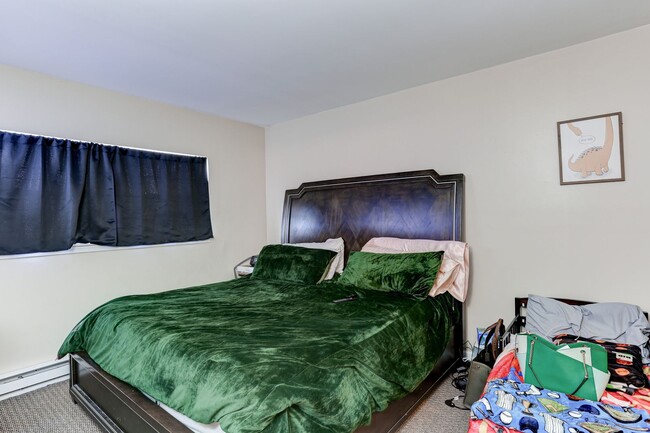 Building Photo - Three bedroom, one bathroom home in Dover