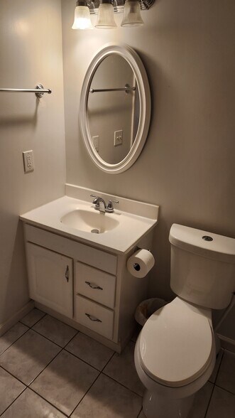 Building Photo - 2111 Adams Dr NW