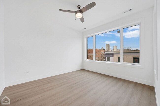 Building Photo - 3322 N Halsted St