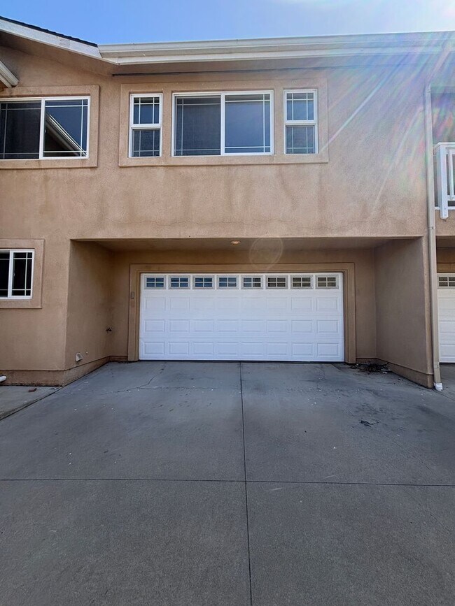 Building Photo - P32000