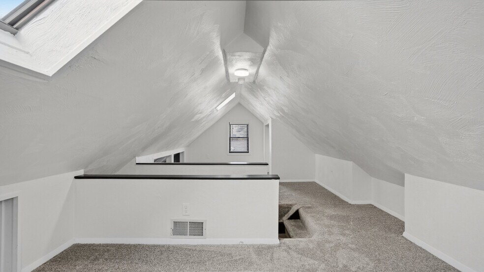 Building Photo - 19 Arnold St