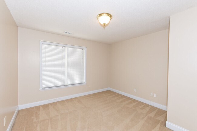 Building Photo - 214 Lee Rogers Rd