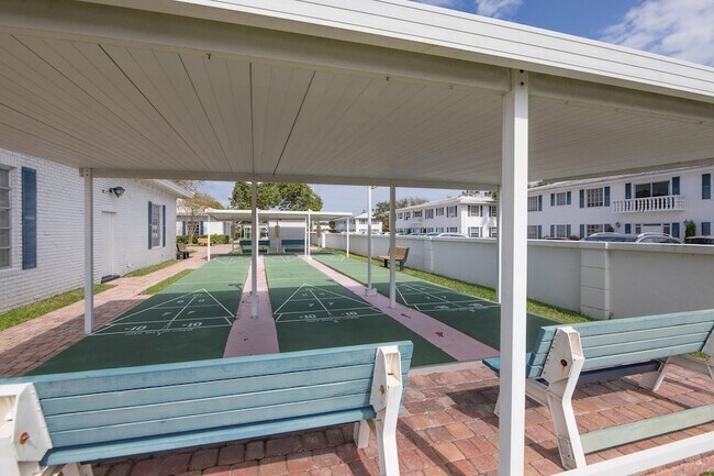 Building Photo - 2260 NE 67th St