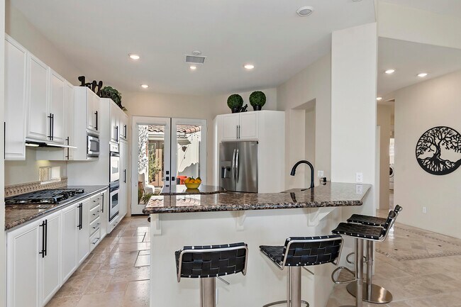 Building Photo - 79315 Mandarina